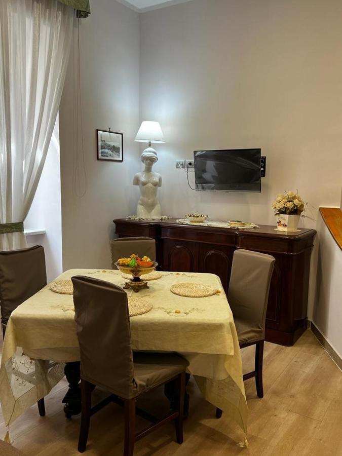 A Casa E Mamma' Apartment Napoli Bagian luar foto